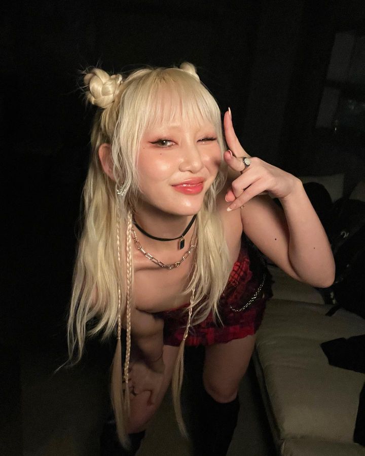 애쉬비 wearing PB043N